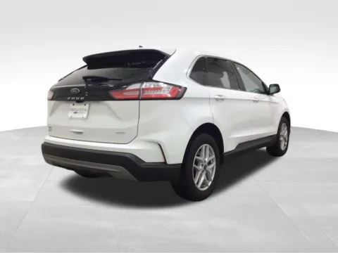 More photos of 2022 Ford Edge SEL at Gregg Young Hortonville Ford, WI