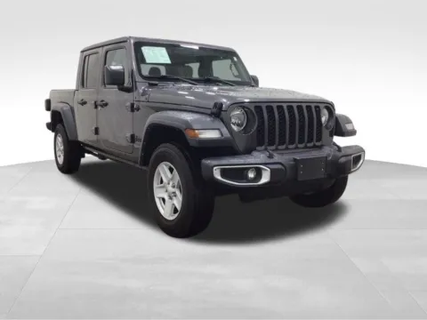 More photos of 2023 Jeep Gladiator Sport at Gregg Young Hortonville Ford, WI
