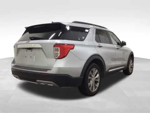 More photos of 2022 Ford Explorer XLT at Gregg Young Hortonville Ford, WI