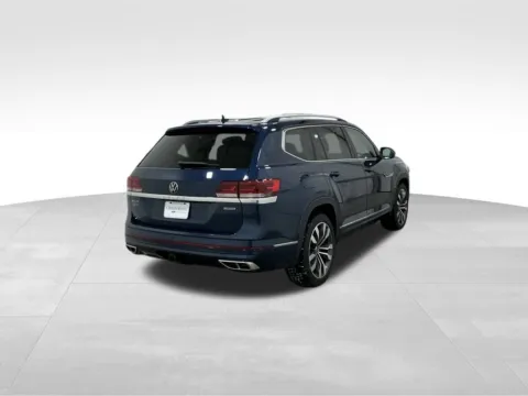 More photos of 2021 Volkswagen Atlas 3.6L V6 SEL Premium R-Line at Gregg Young Hortonville Ford, WI