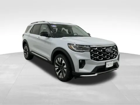 More photos of 2026 Ford Explorer Platinum at Gregg Young Hortonville Ford, WI