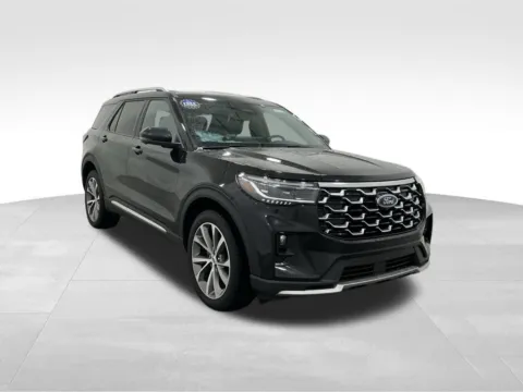 More photos of 2025 Ford Explorer Platinum at Gregg Young Hortonville Ford, WI