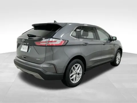 More photos of 2023 Ford Edge SEL at Gregg Young Hortonville Ford, WI