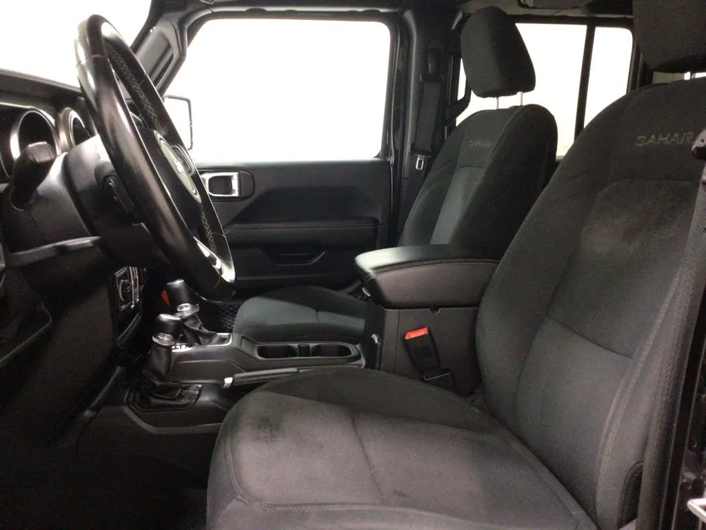 2020 Jeep Wrangler Unlimited Sahara - Photo 10