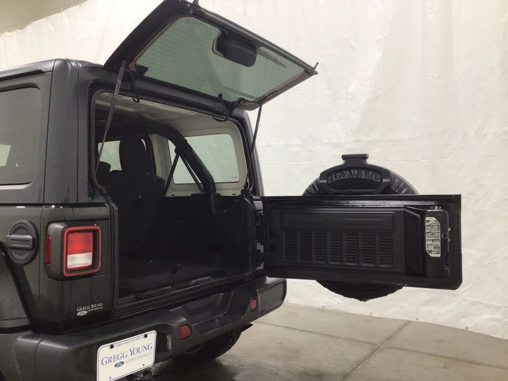 2020 Jeep Wrangler Unlimited Sahara - Photo 23