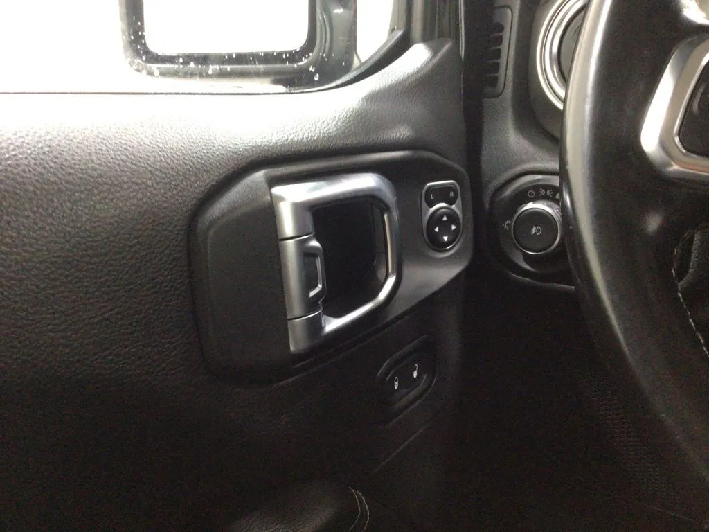2020 Jeep Wrangler Unlimited Sahara - Photo 18