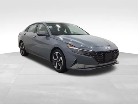 More photos of 2021 Hyundai Elantra SEL at Gregg Young Hortonville Ford, WI