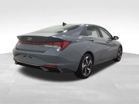 More photos of 2021 Hyundai Elantra SEL at Gregg Young Hortonville Ford, WI