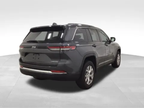 More photos of 2023 Jeep Grand Cherokee Limited at Gregg Young Hortonville Ford, WI