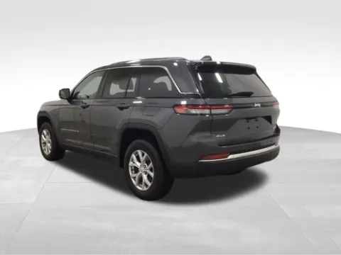 Another view of 2023 Jeep Grand Cherokee Limited for sale in Hortonville, WI at Gregg Young Hortonville Ford