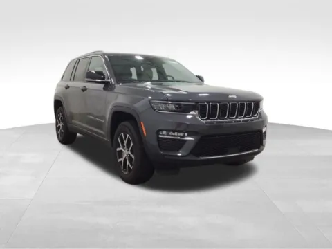 More photos of 2025 Jeep Grand Cherokee Limited at Gregg Young Hortonville Ford, WI