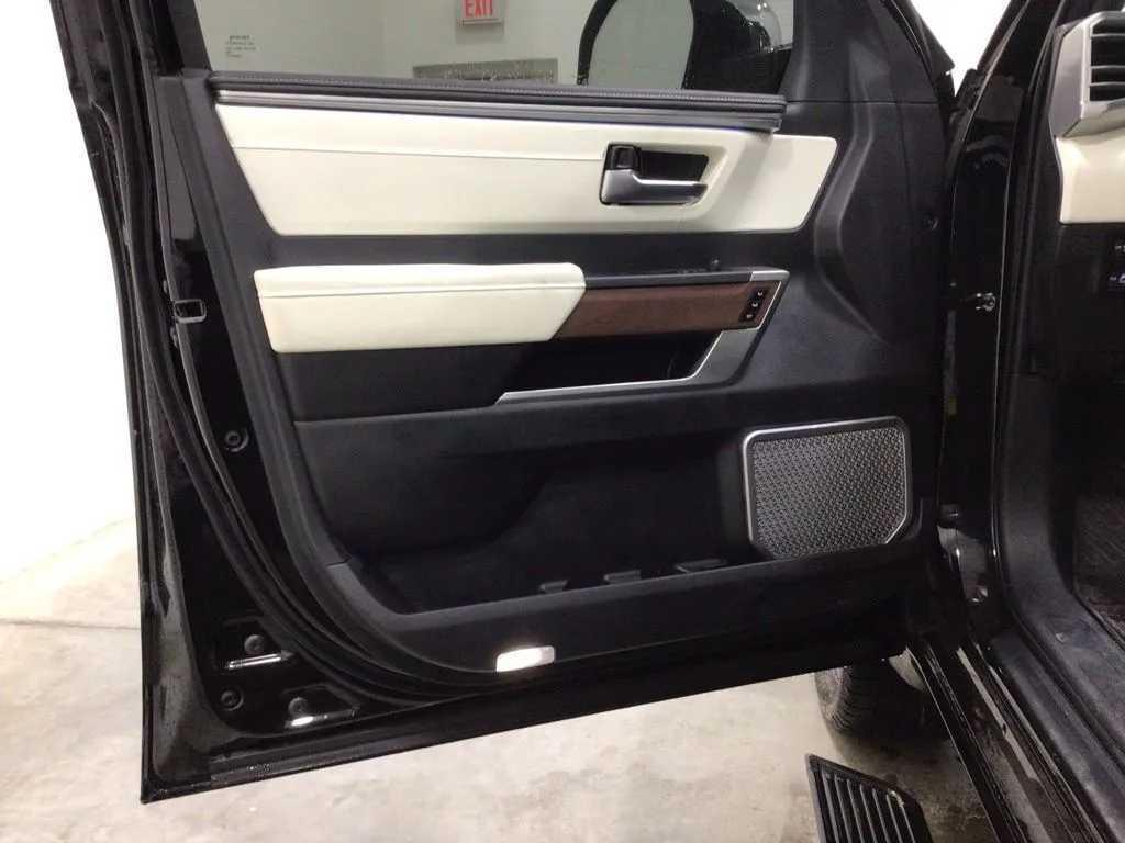 2023 Toyota Tundra Capstone - Photo 17