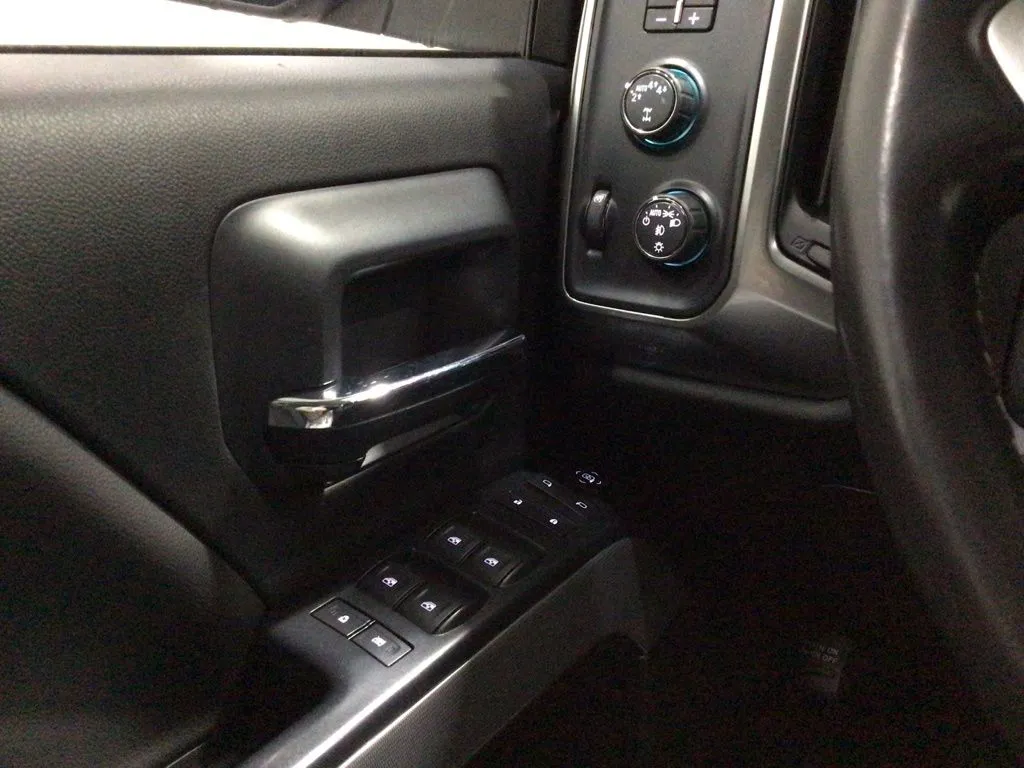 2018 Chevrolet Silverado 1500 LT Z71 - Photo 15