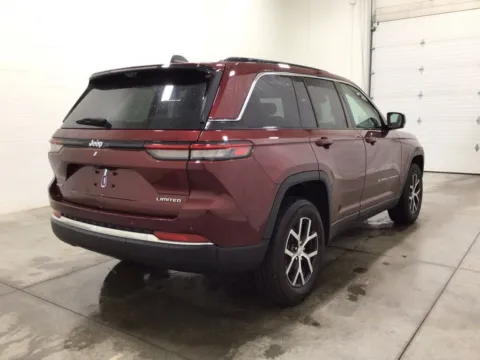 More photos of 2025 Jeep Grand Cherokee Limited at Gregg Young Hortonville Ford, WI
