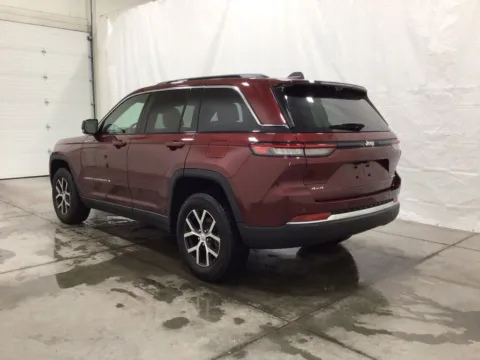 Another view of 2025 Jeep Grand Cherokee Limited for sale in Hortonville, WI at Gregg Young Hortonville Ford