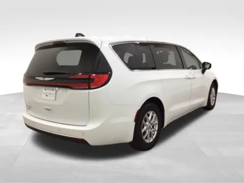 More photos of 2023 Chrysler Pacifica Touring L at Gregg Young Hortonville Ford, WI