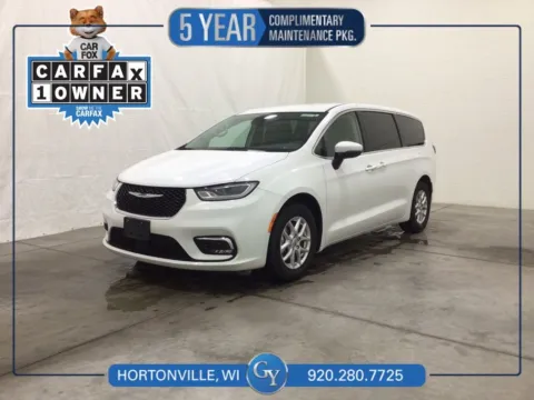 White 2023 Chrysler Pacifica Touring L for sale in Hortonville, WI