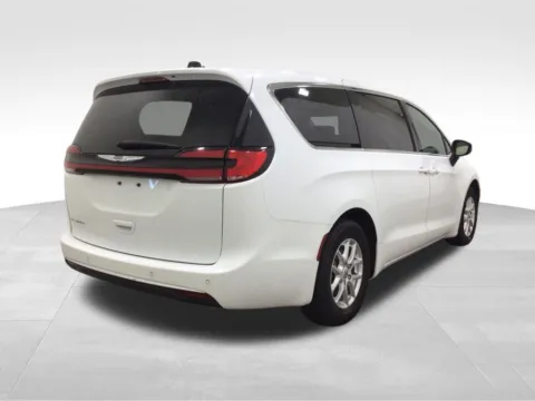 More photos of 2023 Chrysler Pacifica Touring L at Gregg Young Hortonville Ford, WI