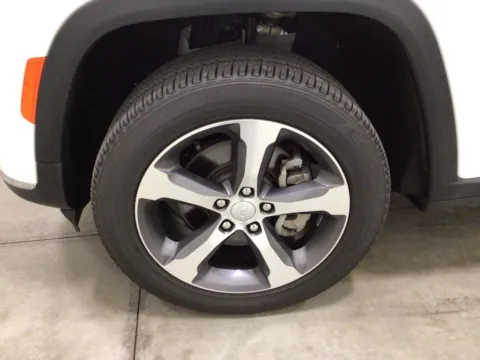 More photos of 2023 Jeep Grand Cherokee L Limited at Gregg Young Hortonville Ford, WI