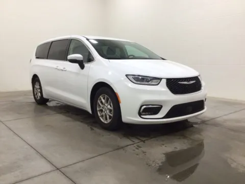 More photos of 2023 Chrysler Pacifica Touring L at Gregg Young Hortonville Ford, WI