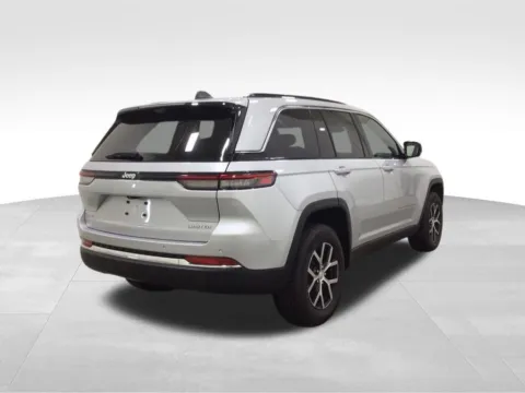 More photos of 2024 Jeep Grand Cherokee Limited at Gregg Young Hortonville Ford, WI