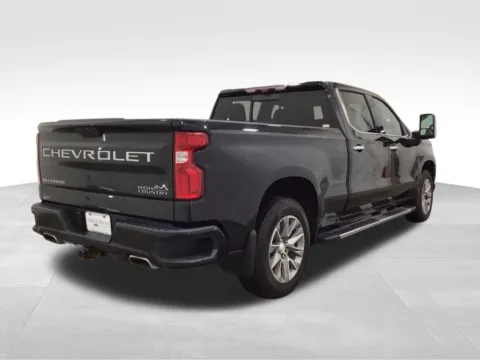 More photos of 2021 Chevrolet Silverado 1500 High Country at Gregg Young Hortonville Ford, WI