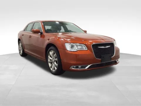 More photos of 2021 Chrysler 300 Touring at Gregg Young Hortonville Ford, WI