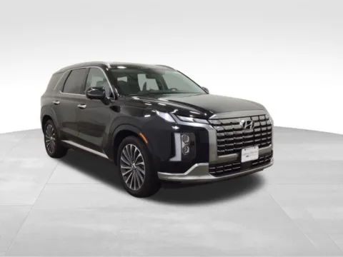 More photos of 2024 Hyundai Palisade Calligraphy at Gregg Young Hortonville Ford, WI