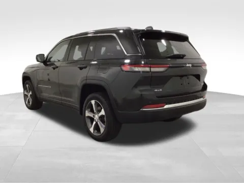 Another view of 2023 Jeep Grand Cherokee Limited for sale in Hortonville, WI at Gregg Young Hortonville Ford