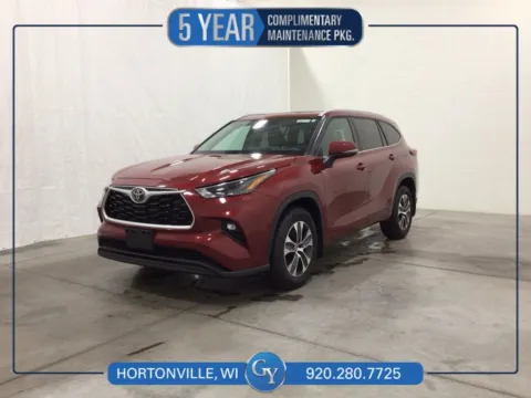 White 2022 Toyota Highlander XLE for sale in Hortonville, WI