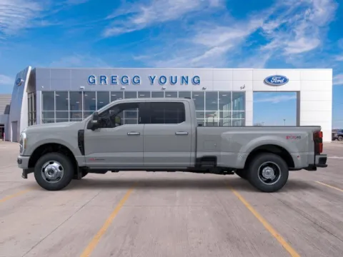 More photos of 2026 Ford F-350SD Platinum at Gregg Young Hortonville Ford, WI