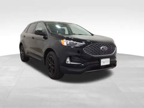 More photos of 2023 Ford Edge SEL at Gregg Young Hortonville Ford, WI