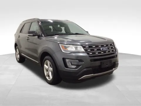 More photos of 2016 Ford Explorer XLT at Gregg Young Hortonville Ford, WI