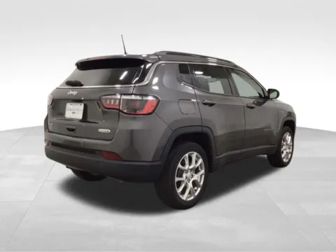More photos of 2023 Jeep Compass Latitude Lux at Gregg Young Hortonville Ford, WI