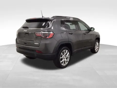 More photos of 2023 Jeep Compass Latitude Lux at Gregg Young Hortonville Ford, WI