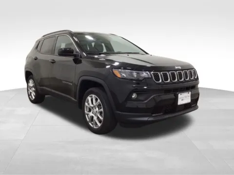 More photos of 2023 Jeep Compass Latitude Lux at Gregg Young Hortonville Ford, WI