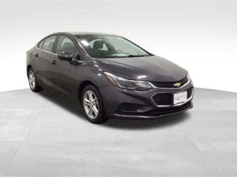 More photos of 2017 Chevrolet Cruze LT at Gregg Young Hortonville Ford, WI