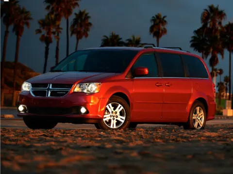 Silver 2017 Dodge Grand Caravan SXT for sale in Hortonville, WI