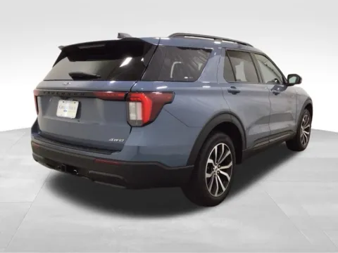 More photos of 2025 Ford Explorer ST-Line at Gregg Young Hortonville Ford, WI
