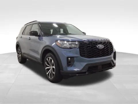 More photos of 2025 Ford Explorer ST-Line at Gregg Young Hortonville Ford, WI