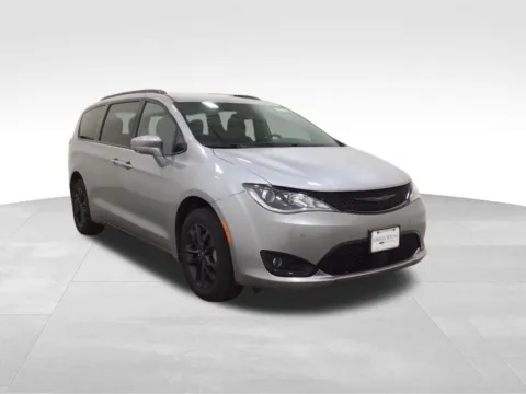 More photos of 2020 Chrysler Pacifica Launch Edition at Gregg Young Hortonville Ford, WI