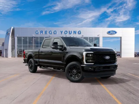 More photos of 2027 Ford F-250SD Lariat at Gregg Young Hortonville Ford, WI