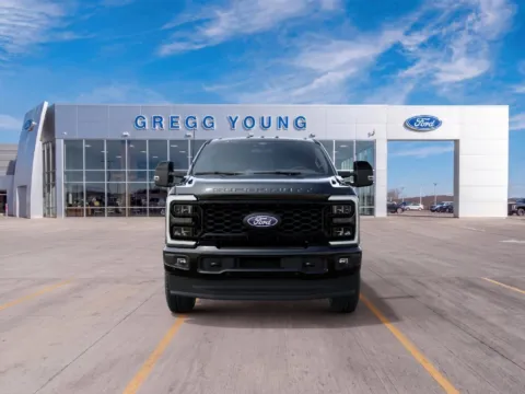 More photos of 2027 Ford F-250SD Lariat at Gregg Young Hortonville Ford, WI