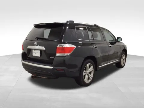 More photos of 2013 Toyota Highlander Limited at Gregg Young Hortonville Ford, WI