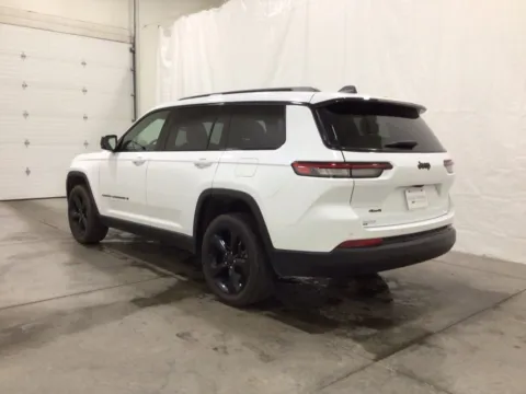 Another view of 2023 Jeep Grand Cherokee L Altitude for sale in Hortonville, WI at Gregg Young Hortonville Ford