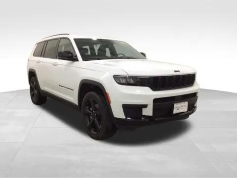 More photos of 2023 Jeep Grand Cherokee L Altitude at Gregg Young Hortonville Ford, WI