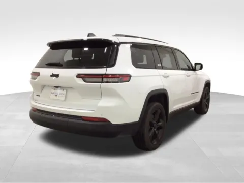 More photos of 2023 Jeep Grand Cherokee L Altitude at Gregg Young Hortonville Ford, WI