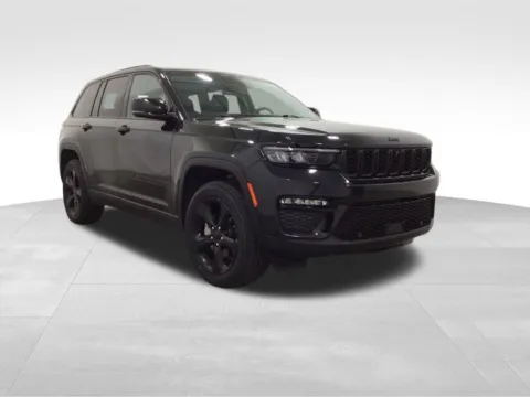 More photos of 2023 Jeep Grand Cherokee Limited at Gregg Young Hortonville Ford, WI