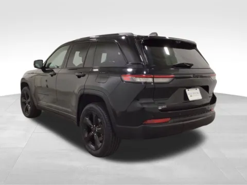 Another view of 2023 Jeep Grand Cherokee Limited for sale in Hortonville, WI at Gregg Young Hortonville Ford