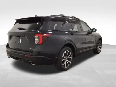 More photos of 2022 Ford Explorer ST-Line at Gregg Young Hortonville Ford, WI